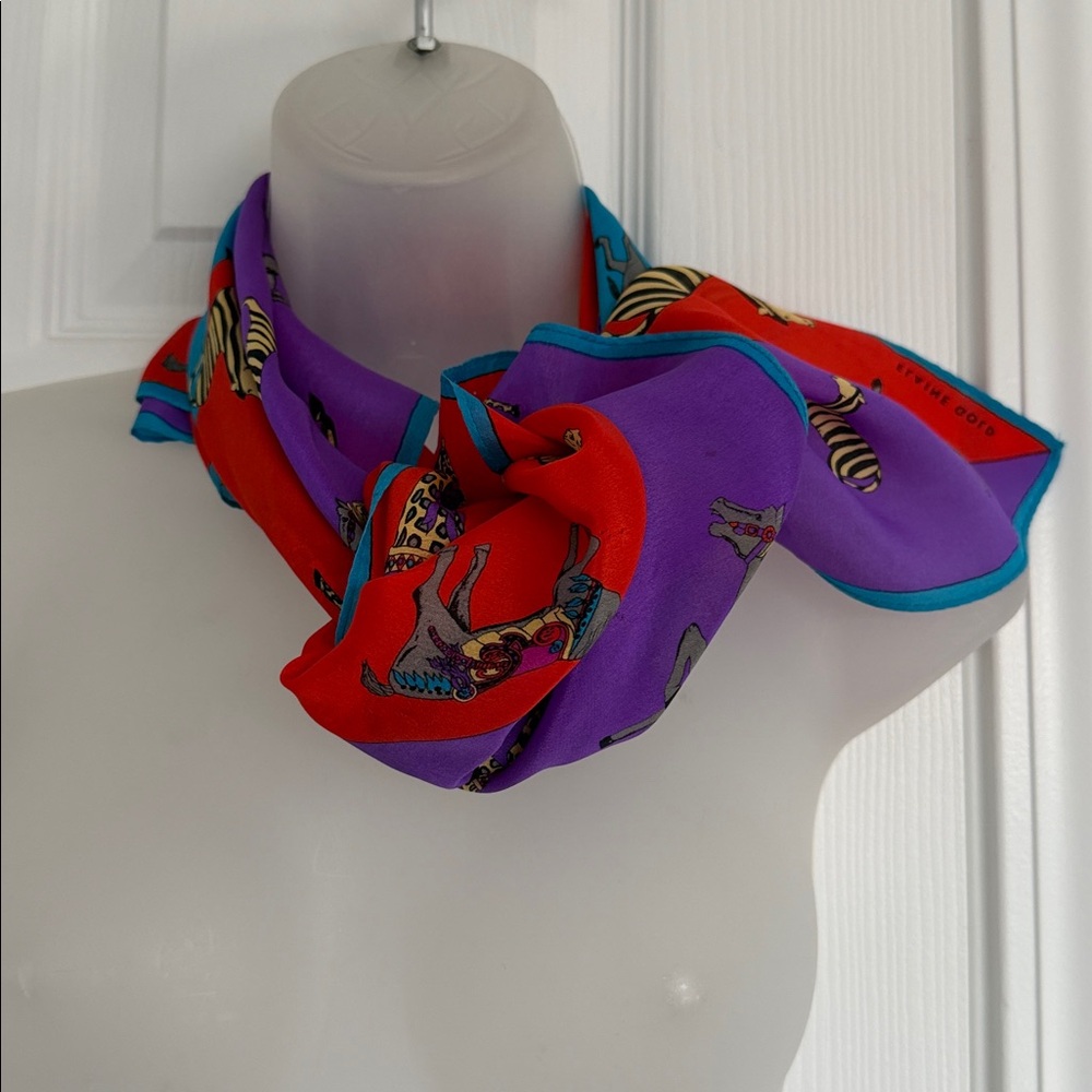 VTG Elaine Gold Eye catching square silk scarf. A carousel horse print. 1980’s - Picture 3 of 16